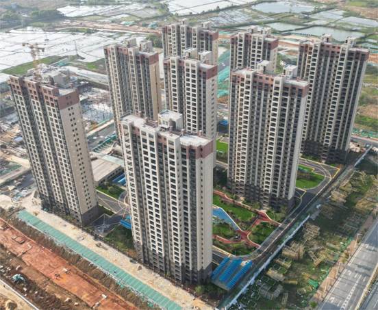 高铁东站配套建设项目首个安置房项目顺利完成竣工备案-新华网
