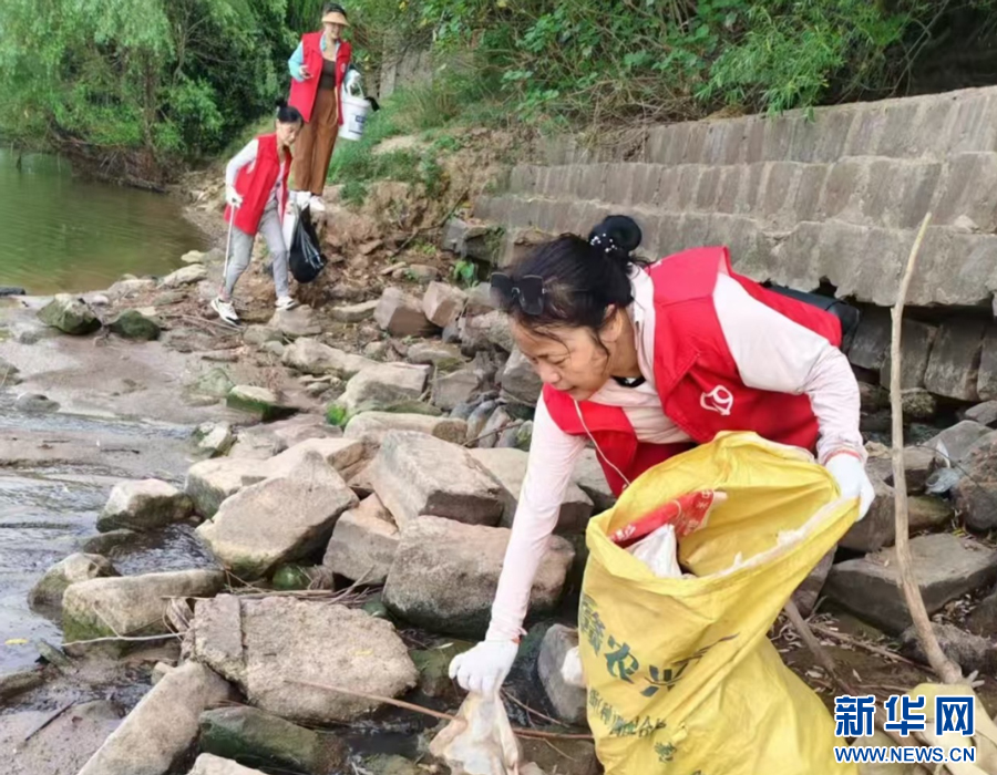 这群人就是贵溪市河长办聘请的“民