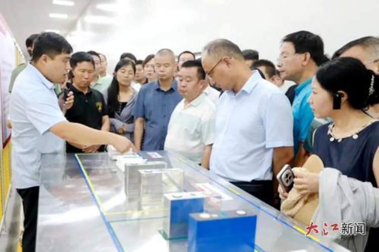 宜春经开区举行第一批数字化转型标杆企业看样学样活动暨数字化转型工作推进会议