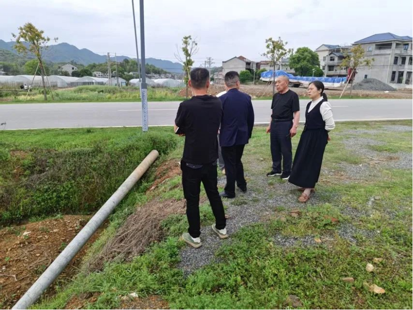 “心病”路通了 “盼头”水来了