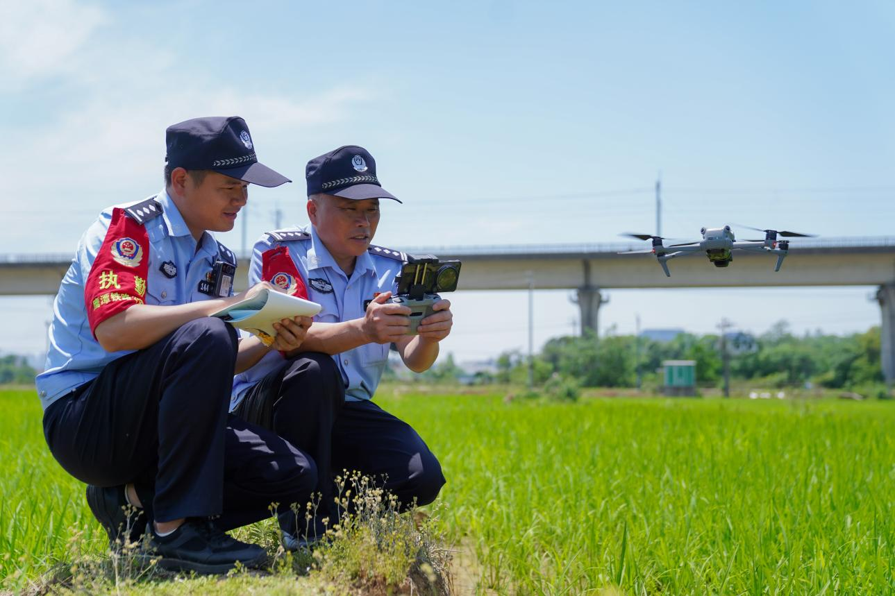 寻找最美线路民警：王坚的三十载护路人生_fororder_图片11