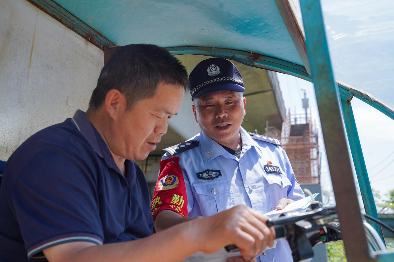 寻找最美线路民警：王坚的三十载护路人生_fororder_图片9