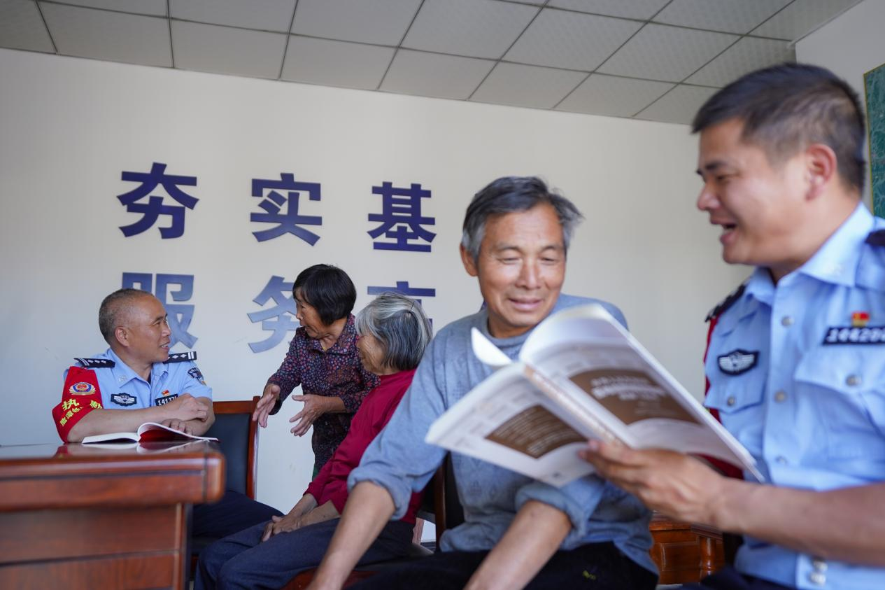 寻找最美线路民警：王坚的三十载护路人生_fororder_图片13