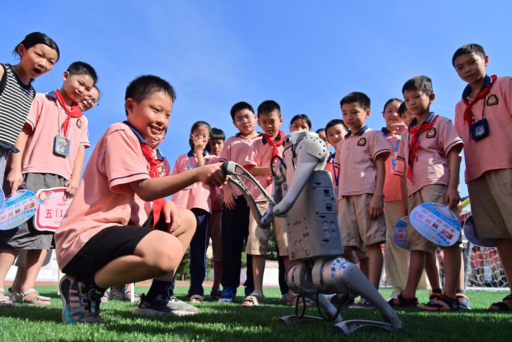 江西萬載：科普進校園 點亮科學夢