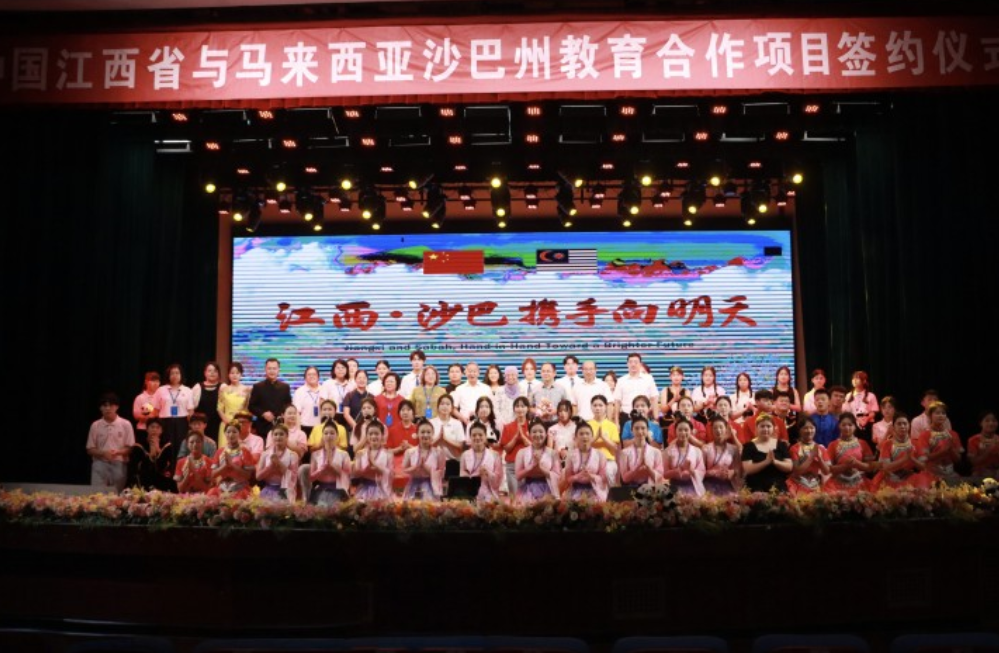 Diverse Interactions and Integration: Building Cross-Cultural Friendships