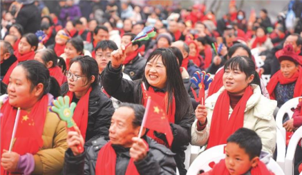 神山“村晚”话丰年
