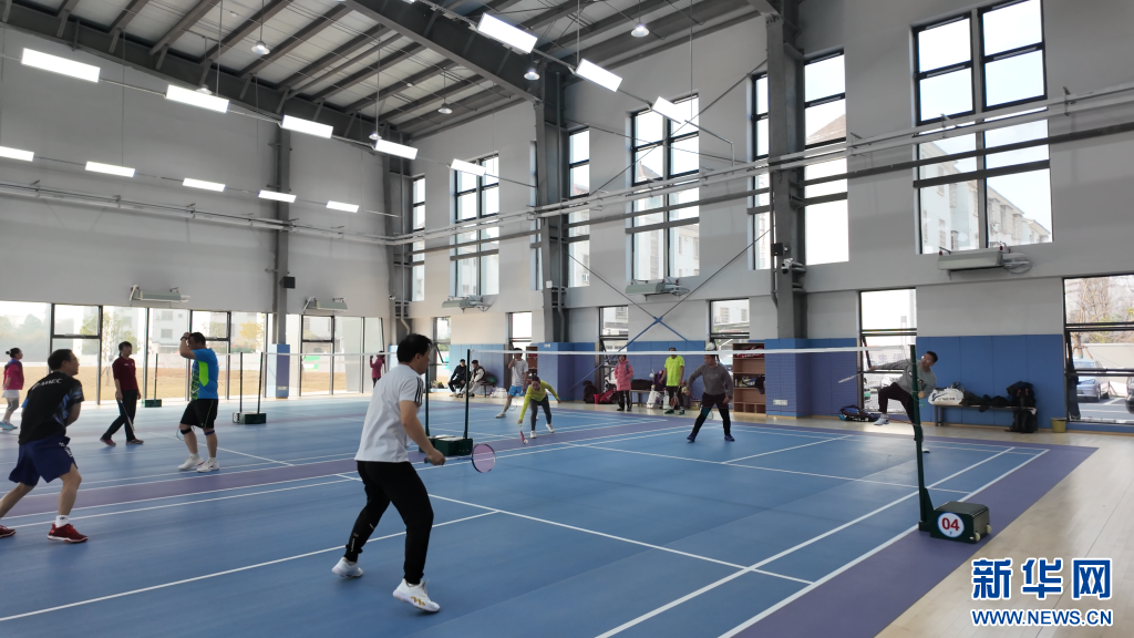 在南昌市社区体育馆白水湖馆，群众