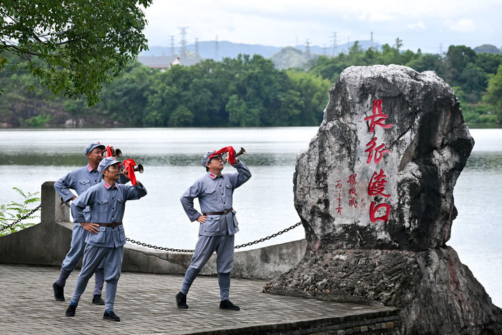 草绳几缕，山河万重——草鞋串起的长征记忆
