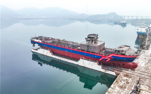 江西九江：萬噸級遠洋通信海纜鋪設船下水